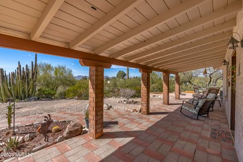 132 W River Road, Tucson, AZ, 85704 | Card Image