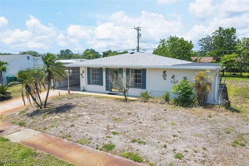330 Lasayette Dr Ne, PORT CHARLOTTE, FL, 33952-8122 | Card Image