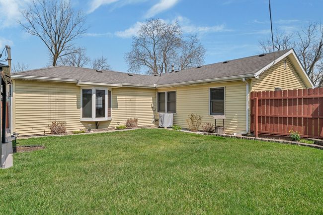 1713 Innercircle Dr, House other with 3 bedrooms, 1 bathrooms and 6 parking in Crest Hill IL | Image 32
