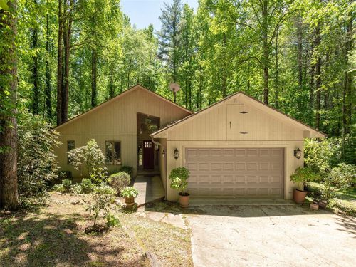 22 Delacy Dr, Hendersonville, NC, 28739-9309 | Card Image