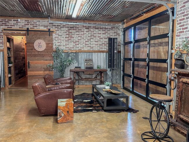 11001 Yankie Rd, Home with 3 bedrooms, 3 bathrooms and null parking in China Spring TX | Image 11