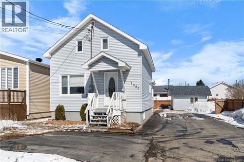 1540 Sunset Dr, Bathurst, NB, E2A3P3 | Card Image