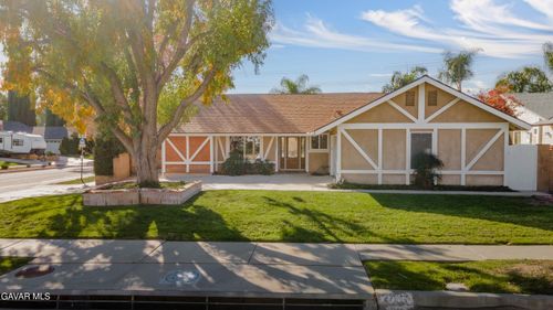 27967 Urbandale Ave, Santa Clarita, CA, 91350-1916 | Card Image