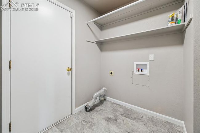 7242 Coral Ridge Dr, House other with 4 bedrooms, 2 bathrooms and 2 parking in Colorado Springs CO | Image 4