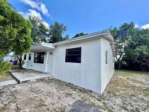 2460-2460 Nw 179th St, Miami Gardens, FL, 33056-3624 | Card Image