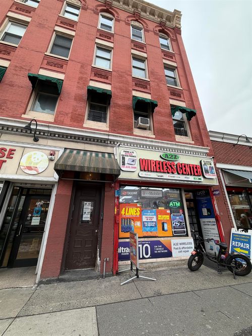 3-737 Montgomery St, Jersey City, NJ, 07306-3328 | Card Image