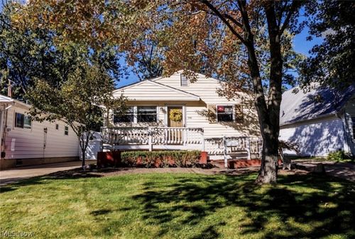 560 Baldwin Ave, Elyria, OH, 44035-7212 | Card Image