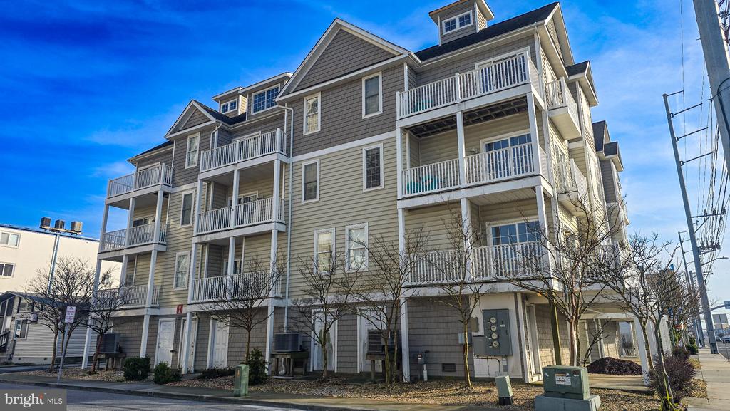Residential in OCEAN CITY 4