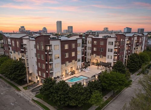 apt-36-100 Willard St, Houston, TX, 77006-2167 | Card Image