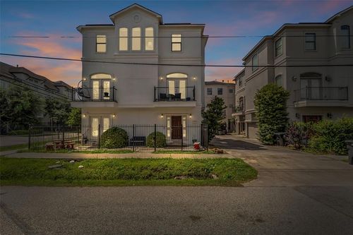 5501 Petty St, Houston, TX, 77007-1838 | Card Image
