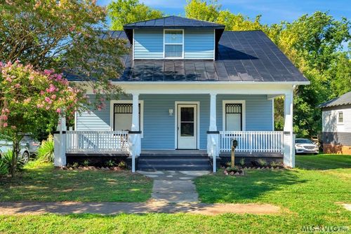 117 W End Blvd, Emporia, VA, 23847-1627 | Card Image
