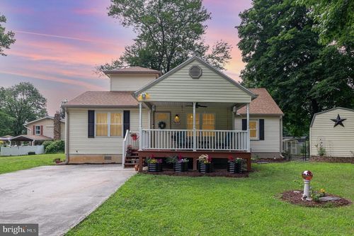 615 Woodland Ave, Mount Holly Springs, PA, 17065-1937 | Card Image