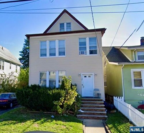 135 Park Ave, Passaic, NJ, 07055-5406 | Card Image