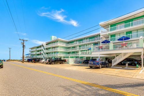 100-404 E Denver Ave, Wildwood Crest, NJ, 08260-3510 | Card Image