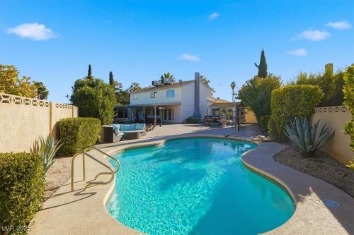 3182 Moonflower Dr, Las Vegas, NV, 89146-6931 | Card Image