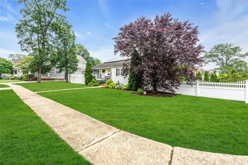 2532 Clinton St, Bellmore, NY, 11710-3965 | Card Image