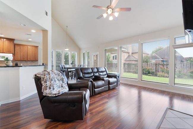 11404 Terrace Meadow Way, House other with 5 bedrooms, 4 bathrooms and 4 parking in Manor TX | Image 8