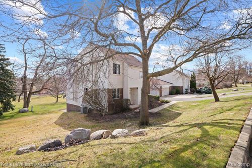 5321 Fairway Ln, West Bloomfield, MI, 48323-3428 | Card Image
