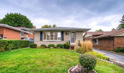 18 Bosworth Cres, House other with 3 bedrooms, 2 bathrooms and 4 parking in Kitchener ON | Image 2