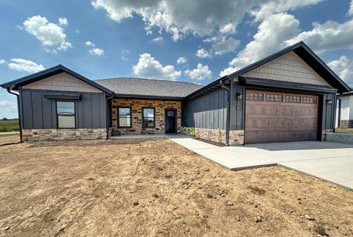 35 Wolves Ln, Reeds Spring, MO, 65737-9539 | Card Image