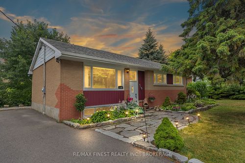 1429 Avondale Cres, Kingston, ON, K7P2V2 | Card Image