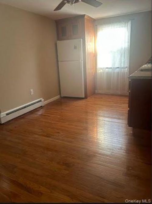 117 Roosevelt Ave, Islip, NY, 11751-2513 | Card Image