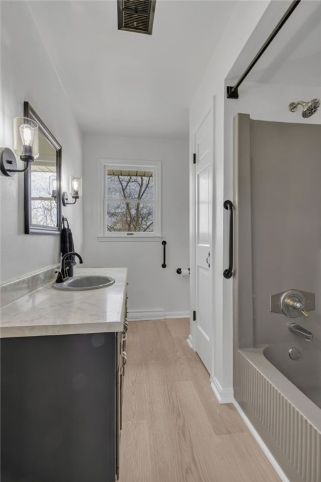 119 Chambers Dr, House other with 2 bedrooms, 2 bathrooms and 2 parking in Monaca PA | Image 7