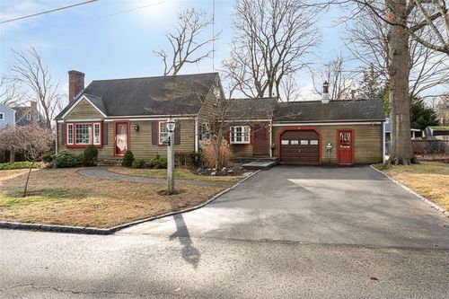 6 Ledge Rd, Barrington, RI, 02806-1533 | Card Image