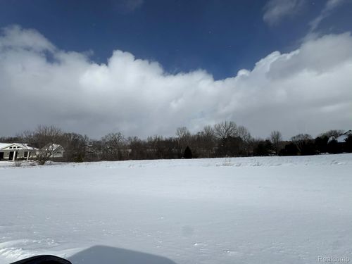 576 Brookside Ct, Oxford, MI, 48371-5676 | Card Image