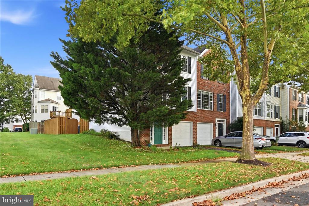Residential in CHANTILLY 3