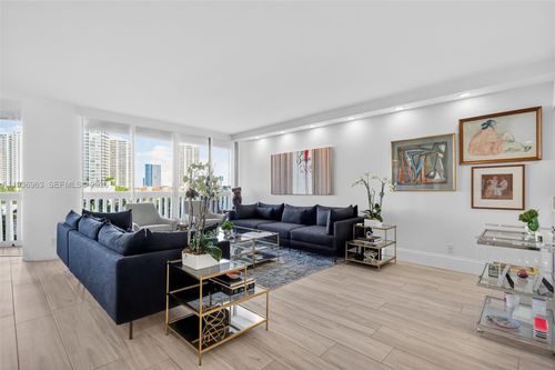 apt-707-1000 E Island Blvd, Aventura, FL, 33160-4938 | Card Image