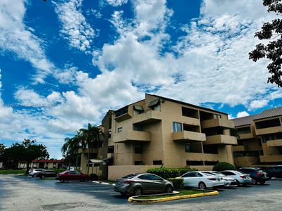 A203 - 10400 Sw 108th Ave, Condo with 2 bedrooms, 1 bathrooms and null parking in Miami FL | Image 2