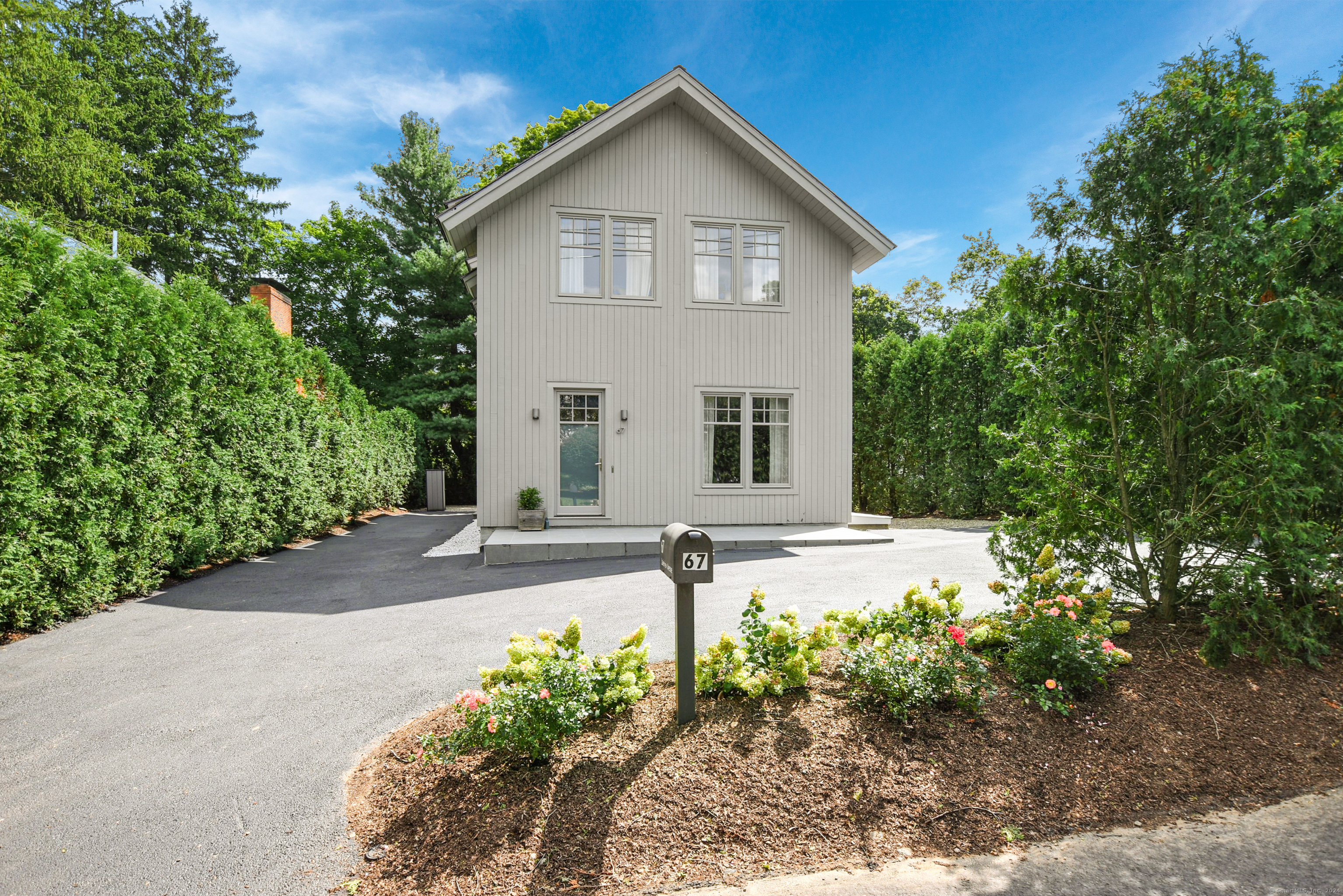 Lakeview Ave, New Canaan, CT 06840