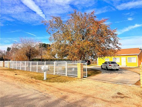 1641 W Avenue L12, Lancaster, CA, 93534-6932 | Card Image