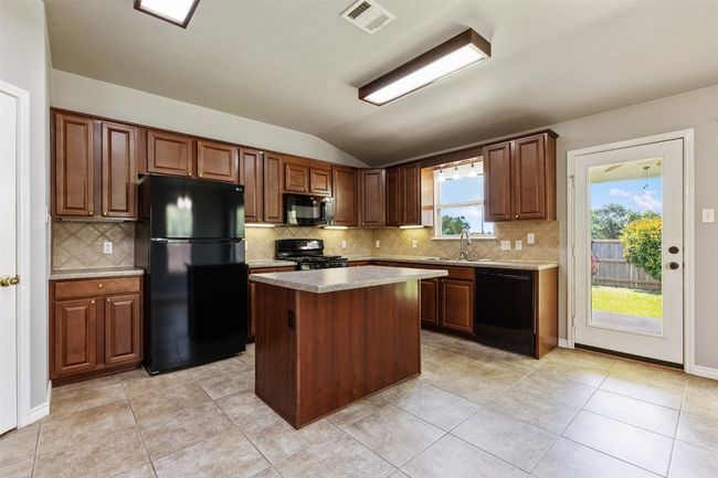 Kitchen center island | Image 9