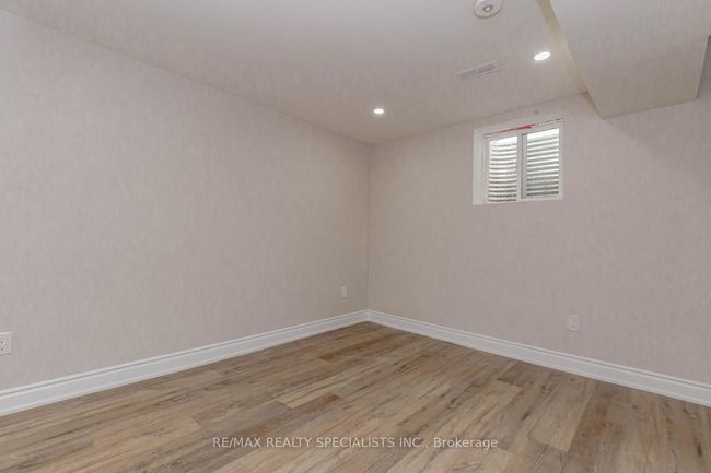 39 Seaborn Rd, House attached with 5 bedrooms, 2 bathrooms and 4 parking in Brampton ON | Image 28