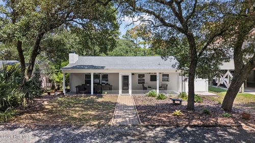310 Se 79th St, Oak Island, NC, 28465-4315 | Card Image