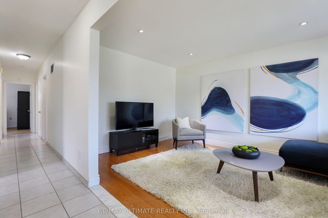 42 Marta Ave, House other with 3 bedrooms, 2 bathrooms and 1 parking in Scarborough ON | Image 7