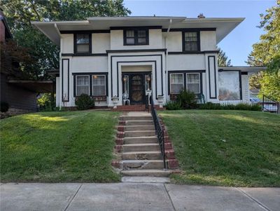 View of front of home featuring a front lawn | Image 1