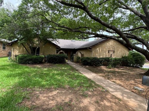 2200 Shady Meadow Court, Arlington, TX, 76013 | Card Image