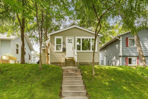 4228 5th St Ne, Columbia Heights, MN, 55421-2860 | Card Image