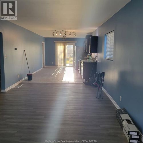 2639 Lloyd George Blvd, Windsor, ON, N8T2T6 | Card Image