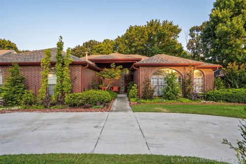 1904 S Sweet Gum Ave, Broken Arrow, OK, 74012-6147 | Card Image