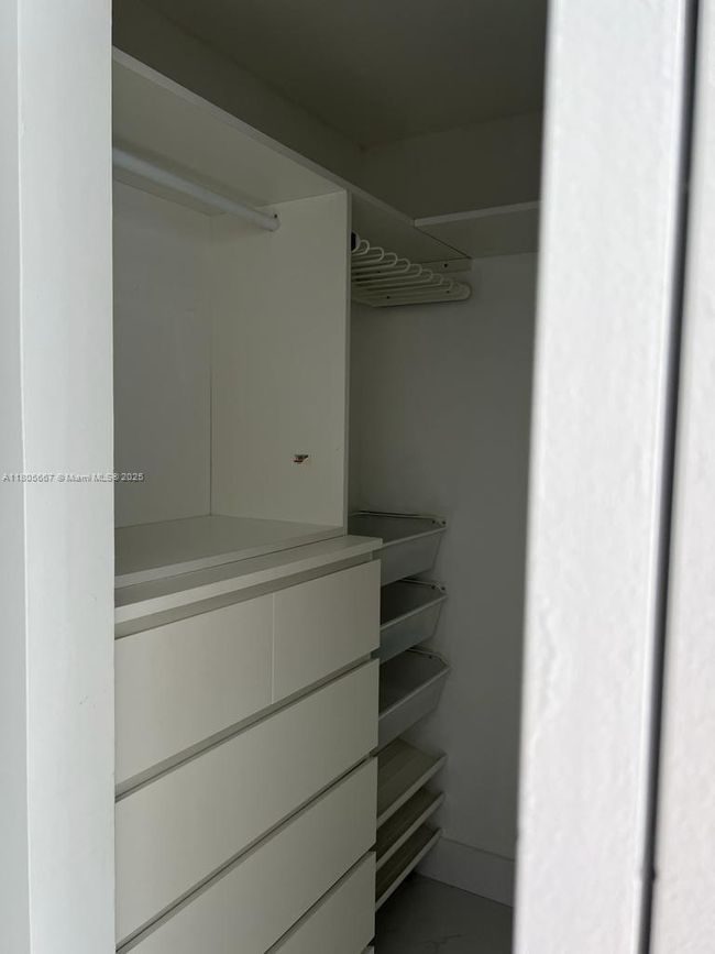 APT-1622 - 7601 E Treasure Dr, Condo with 2 bedrooms, 2 bathrooms and null parking in North Bay Village FL | Image 40