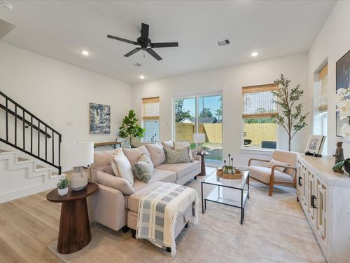 930 Mansfield St, Houston, TX, 77091-4117 | Card Image