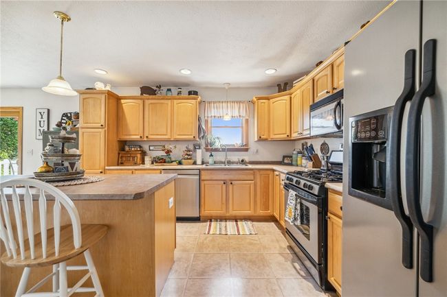 718 Filbert Heights Rd, House other with 3 bedrooms, 2 bathrooms and 2 parking in New Salem PA | Image 19