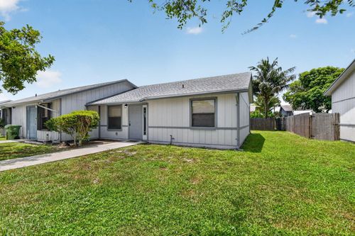 3221 Foxridge Court, Palm Springs, FL, 33461 | Card Image