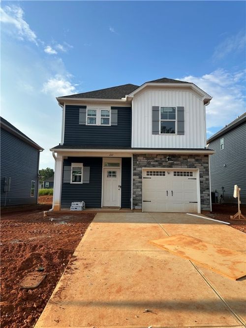 221 Brown Cir, Easley, SC, 29642-1782 | Card Image