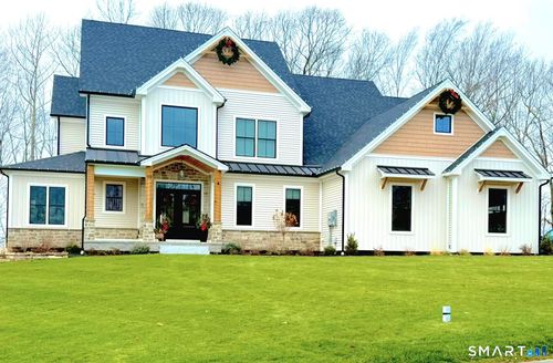 4 Pumpkin Grv, East Lyme, CT, 06333-1169 | Card Image