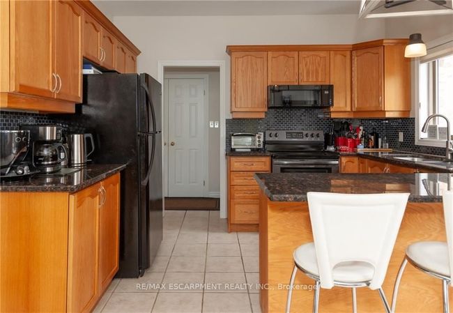 1 - 195 Wilson St W, House other with 2 bedrooms, 4 bathrooms and 2 parking in Ancaster ON | Image 8